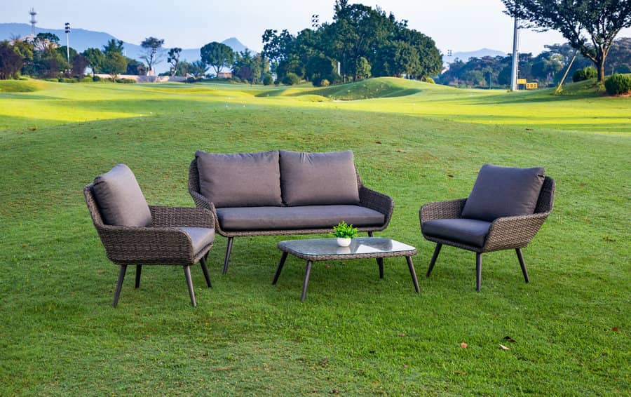 Gnéithe de Sofas Gairdín Patio